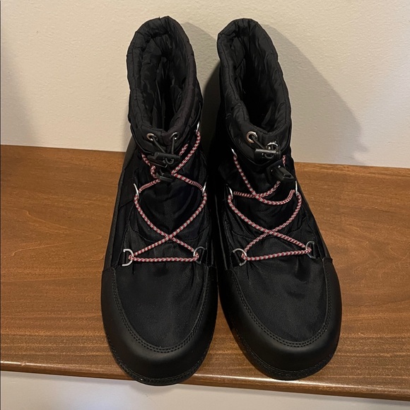 Hunter Black Winter & Rain Boots - Picture 9 of 13